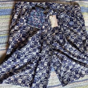 Peter Millar Men’s swim shorts. Never worn. Tags still on.